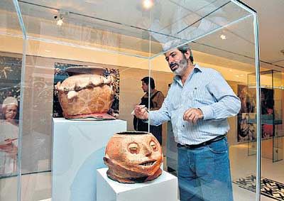 La cer�mica como s�mbolo y herramienta. Varias vasijas de la cultura Valdivia son parte de la muestra. Foto: El Comercio