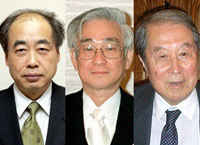 Ganadores del premio Nobel de Física 2008: Makoto Kobayash, Toshihide Masukawa, Yoichiro Nambu.