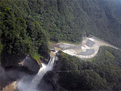 Cascada en la Amazonía ecuatoriana