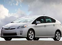 El Toyota Prius, un vehículo híbrido que emplea el uso de combustible fósil y una batería eléctrica
Foto: Toyota