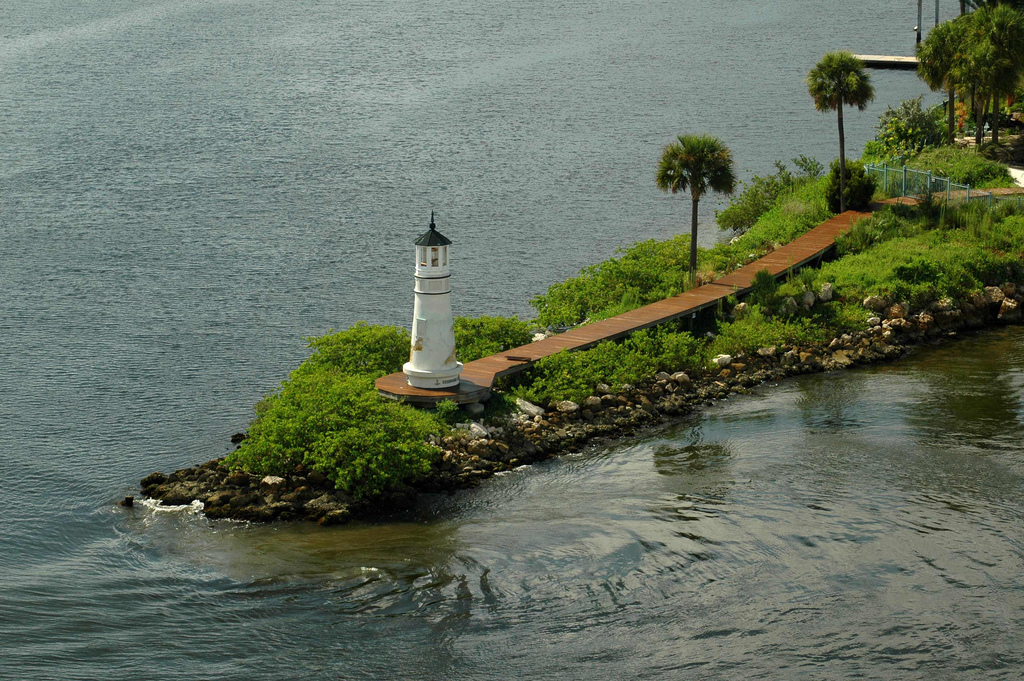 Faro en Harbour Island, Tampa, Florida, de propiedad privada aunque posiblemente de uso recreativo