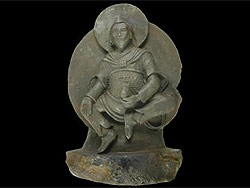 El Hombre de Hierro, estatua de Buda Vaisravana. Foto: Elmar Buchner
