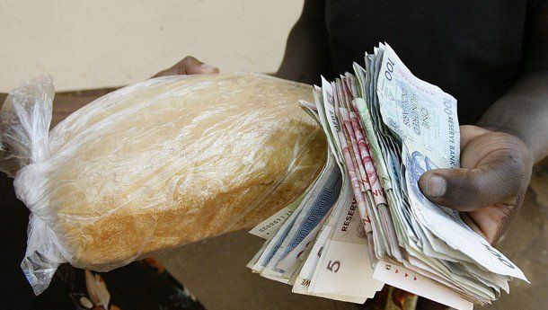 Para comprar pan se necesitan unos cuantos millones de dólares de Zimbabue