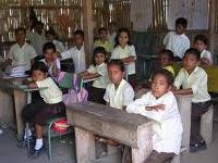 Escuela ecuatoriana promedio en la costa, estado: deplorable