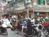 El tráfico de Hanoi ejemplifica la eficiencia de los sistemas basados en el orden espontáneo (no planificados centralmente)