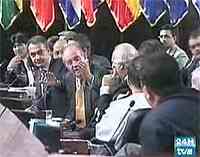 El Rey Juan Carlos de España callando a Hugo Chavez